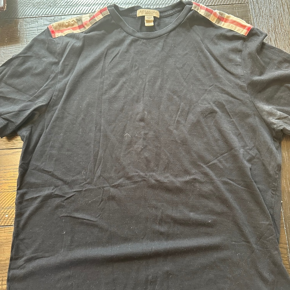 Men’s Burberry black shirt size small